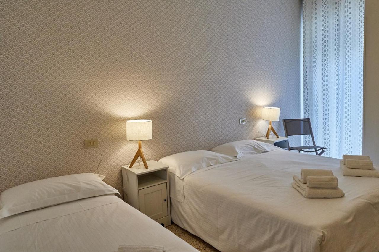 Hotel Spring Rimini Exteriör bild