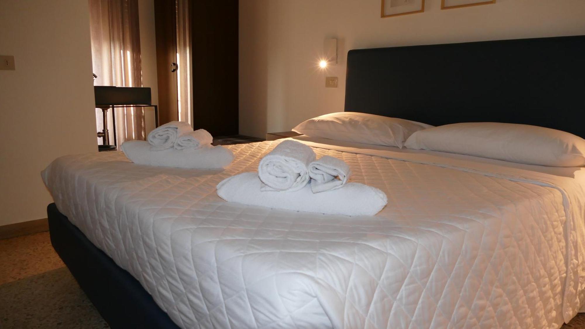 Hotel Spring Rimini Exteriör bild